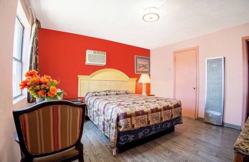 El Paso Hotel | Traveling Solo? Budget Queen Room Near Carolina Park – No-Stress Rooms