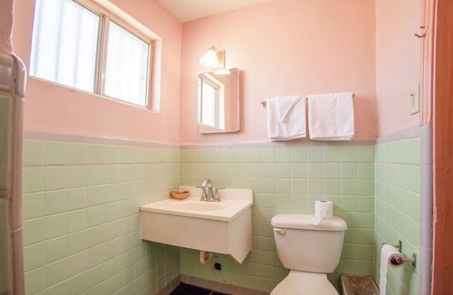El Paso Hotel | Traveling Solo? Budget Queen Room Near Carolina Park – No-Stress Rooms