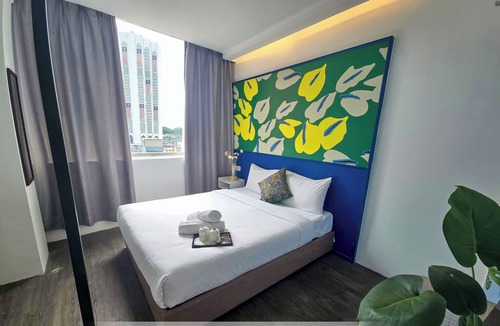 Chinatown Hotel | Traveller Ark Hotel & Bunks