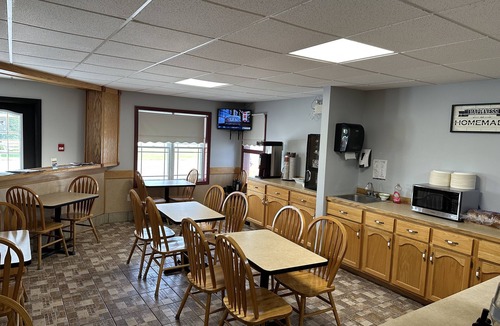 Waasis Hotel | Travellers Inn
