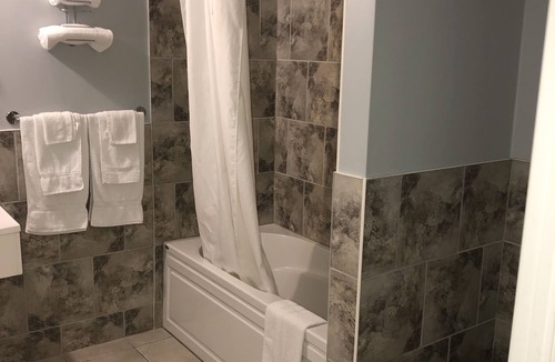 Owen Sound Hotel | Travellers Motel - New Wing
