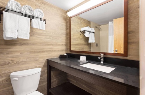Lindsay Hotel | Travelodge by Wyndham Lindsay