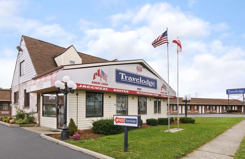 Niagara Falls Hotel | Travelodge by Wyndham Niagara Falls - New York