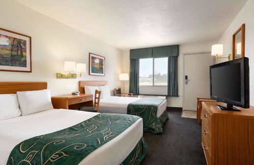 Sharon Springs Hotel | Travelodge by Wyndham Sharon Springs