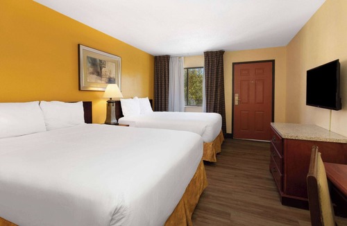 Northeast Heights Hotel | Travelodge by Wyndham Albuquerque East