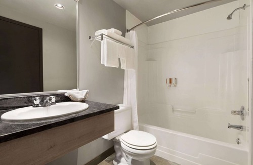 Alma Hotel | Travelodge by Wyndham Alma