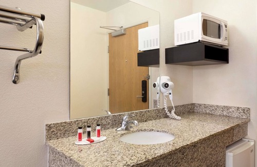 Alpine Hotel | Travelodge by Wyndham Alpine