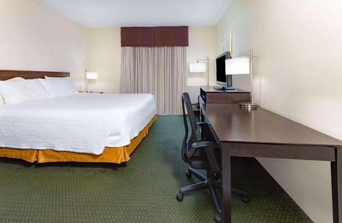 Bracebridge Hotel | Travelodge by Wyndham Bracebridge