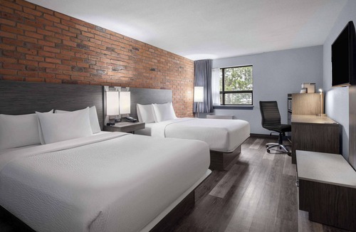Barrie Hotel | Travelodge by Wyndham Barrie