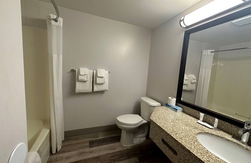 Barrie Hotel | Travelodge by Wyndham Barrie