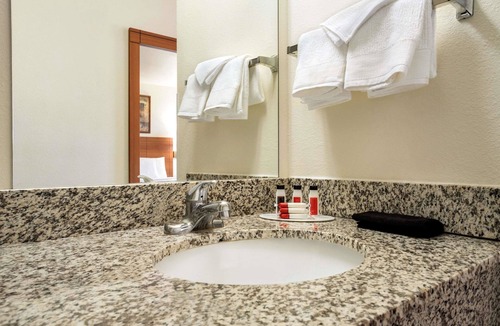 Bill Hotel | Travelodge by Wyndham Bill WY Thunder Basin Ntl Grassland