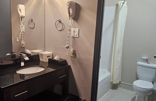 Brandon Hotel | Travelodge by Wyndham Brandon