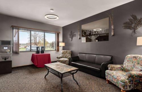 Brandon Hotel | Travelodge by Wyndham Brandon