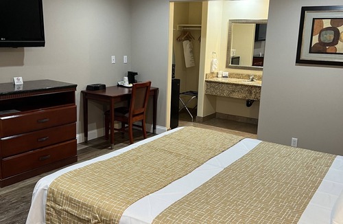 Brea Hotel | Travelodge by Wyndham Brea