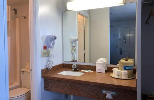 West Dennis Hotel | Travelodge by Wyndham Cape Cod Area