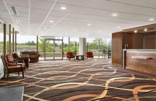 Niagara Falls Hotel | Travelodge by Wyndham Niagara Falls Fallsview