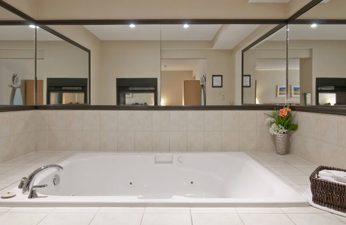 Trenton Hotel | Travelodge by Wyndham Trenton