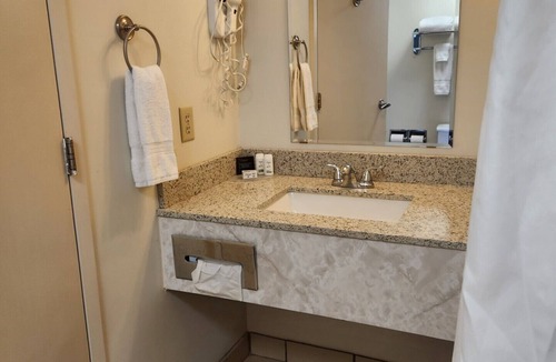 Amherst Hotel | Travelodge by Wyndham Amherst