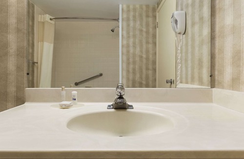 Edmundston Hotel | Travelodge by Wyndham Edmundston