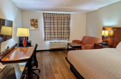 Forsyth Hotel | Travelodge by Wyndham Forsyth