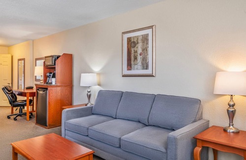 Gananoque Hotel | Travelodge by Wyndham Gananoque