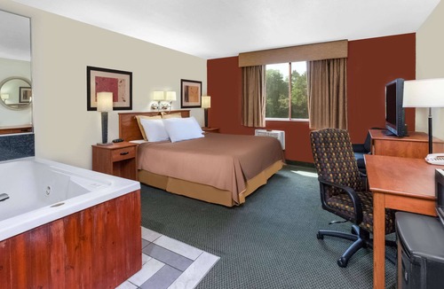 Jackson Hotel | Travelodge by Wyndham Jackson