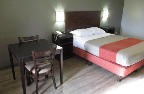 Lansing Hotel | Travelodge by Wyndham Lansing