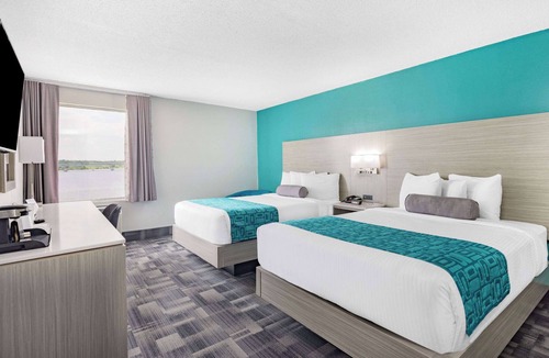 Miramichi Hotel | Travelodge by Wyndham Miramichi New Brunswick