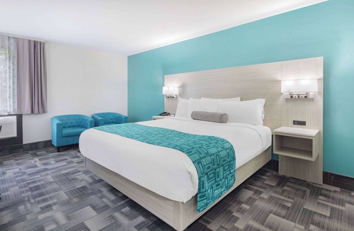 Miramichi Hotel | Travelodge by Wyndham Miramichi New Brunswick