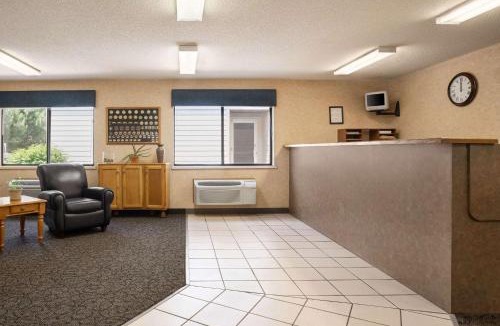 Morrill Hotel | Travelodge by Wyndham Morrill
