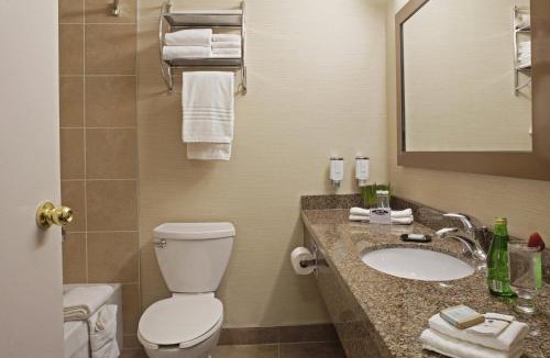 Oshawa Hotel | Travelodge by Wyndham Oshawa Whitby