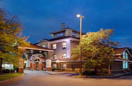 Oshawa Hotel | Travelodge by Wyndham Oshawa Whitby
