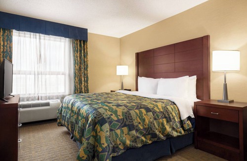 Oshawa Hotel | Travelodge by Wyndham Oshawa Whitby