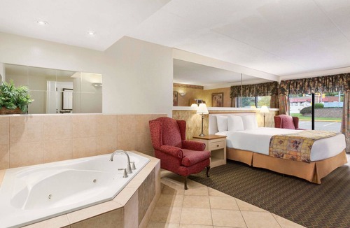 Owen Sound Hotel | Travelodge by Wyndham Owen Sound