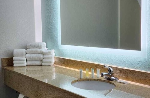 Rapid City Hotel | Travelodge by Wyndham Rapid City/Black Hills