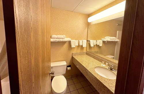 Rapid City Hotel | Travelodge by Wyndham Rapid City/Black Hills