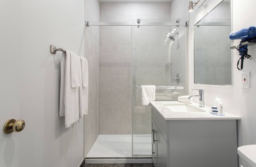 Rigaud Hotel | Travelodge by Wyndham Rigaud