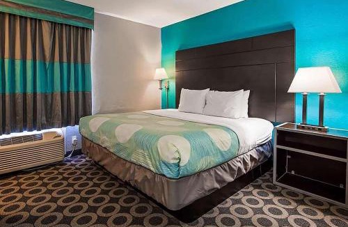 San Antonio Hotel | Travelodge by Wyndham San Antonio Downtown Northeast
