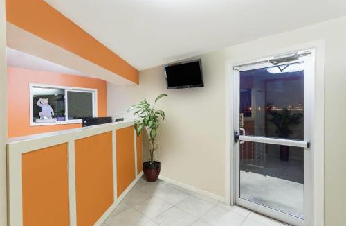 Seymour Hotel | Travelodge by Wyndham Seymour