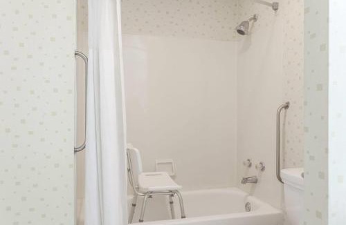 Seymour Hotel | Travelodge by Wyndham Seymour
