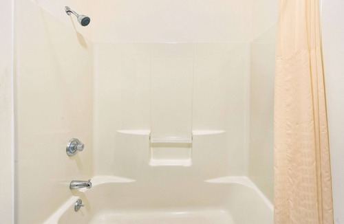 Airport Township Hotel | Travelodge by Wyndham St. Louis