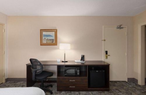 Thunder Bay Hotel | Travelodge by Wyndham Thunder Bay ON