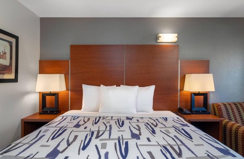 Westside Hotel | Travelodge by Wyndham Albuquerque West