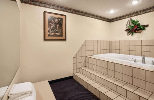 Fort Scott Hotel | Travelodge by Wyndham Fort Scott
