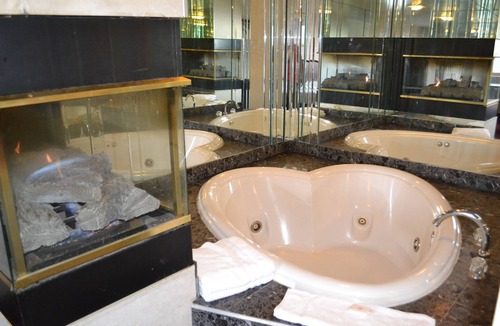 Niagara Falls Hotel | Travelodge by Wyndham Niagara Falls