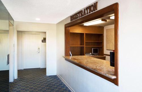 Sunset Beach Hotel | Travelodge by Wyndham Ocean Front