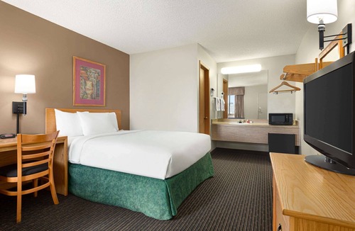 Wellington Hotel | Travelodge by Wyndham Wellington KS