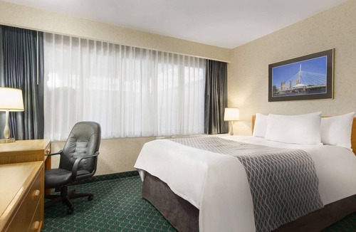 Winnipeg Hotel | Travelodge by Wyndham Winnipeg East