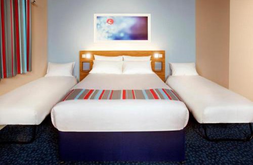 Reading Hotel | Travelodge Reading M4 Eastbound
