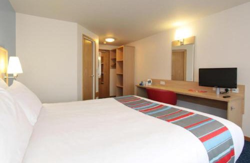 Reading Hotel | Travelodge Reading M4 Eastbound